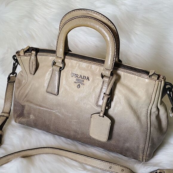 💯 Authentic Prada Handbag 🍀 - Picture 10 of 16